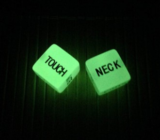 1pair-2pcs-lot-luminous-noctilcent-English-sex-dice-for-gambling-game-shining-lighting-with-6-sides.jpg_350x350