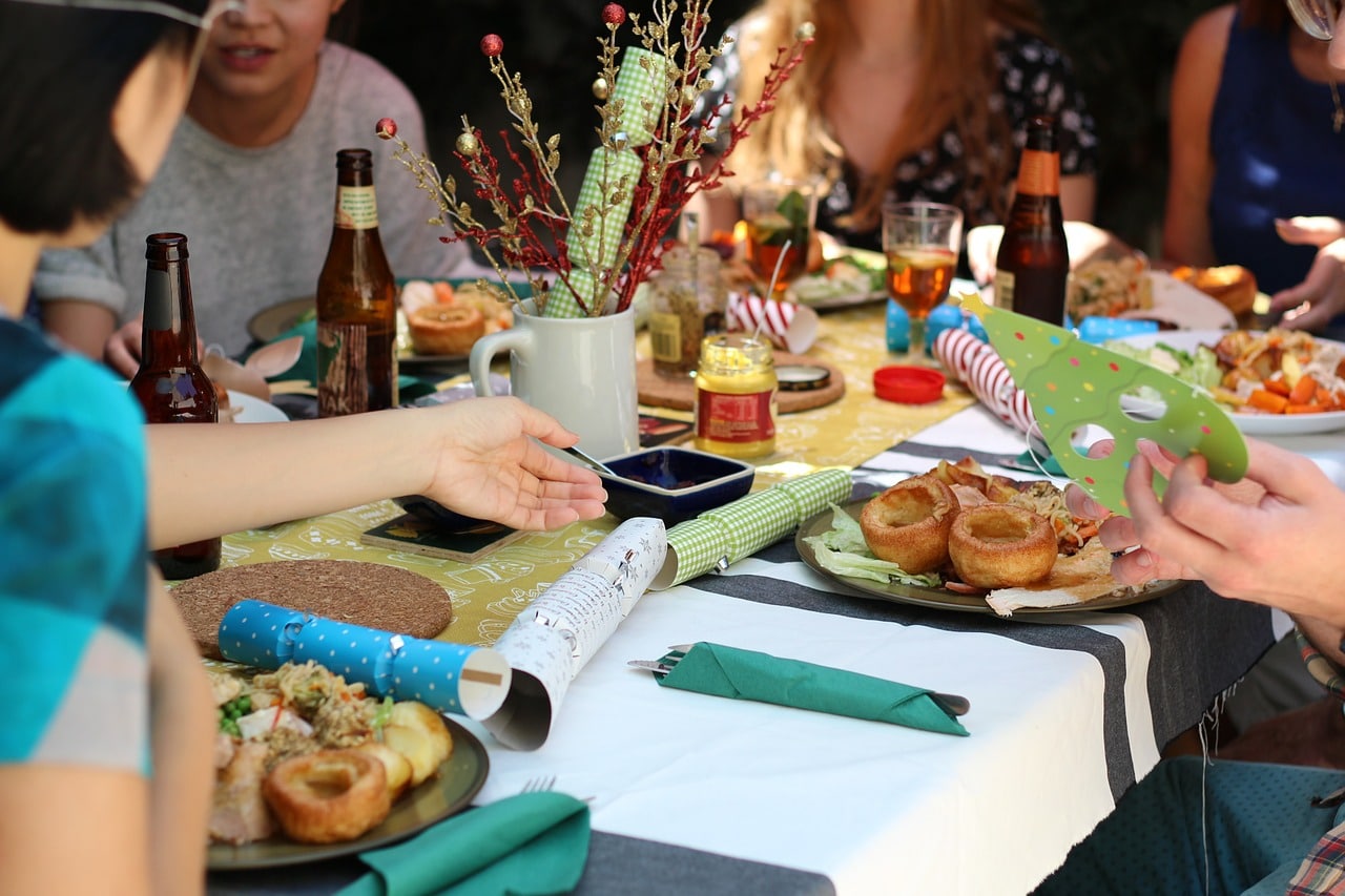 Organiser un repas pas cher pour une soirée entre amis Face à la crise